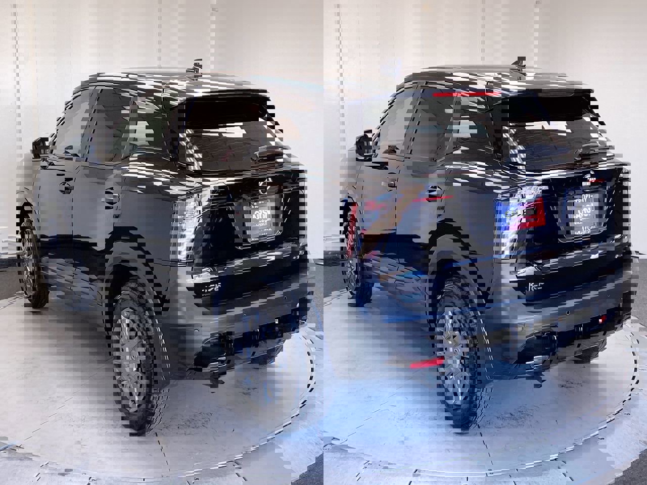 2025 Nissan Kicks S photo 3
