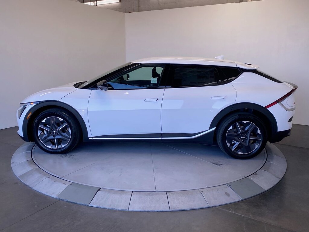 New 2026 Kia EV6 Light Long Range SUV