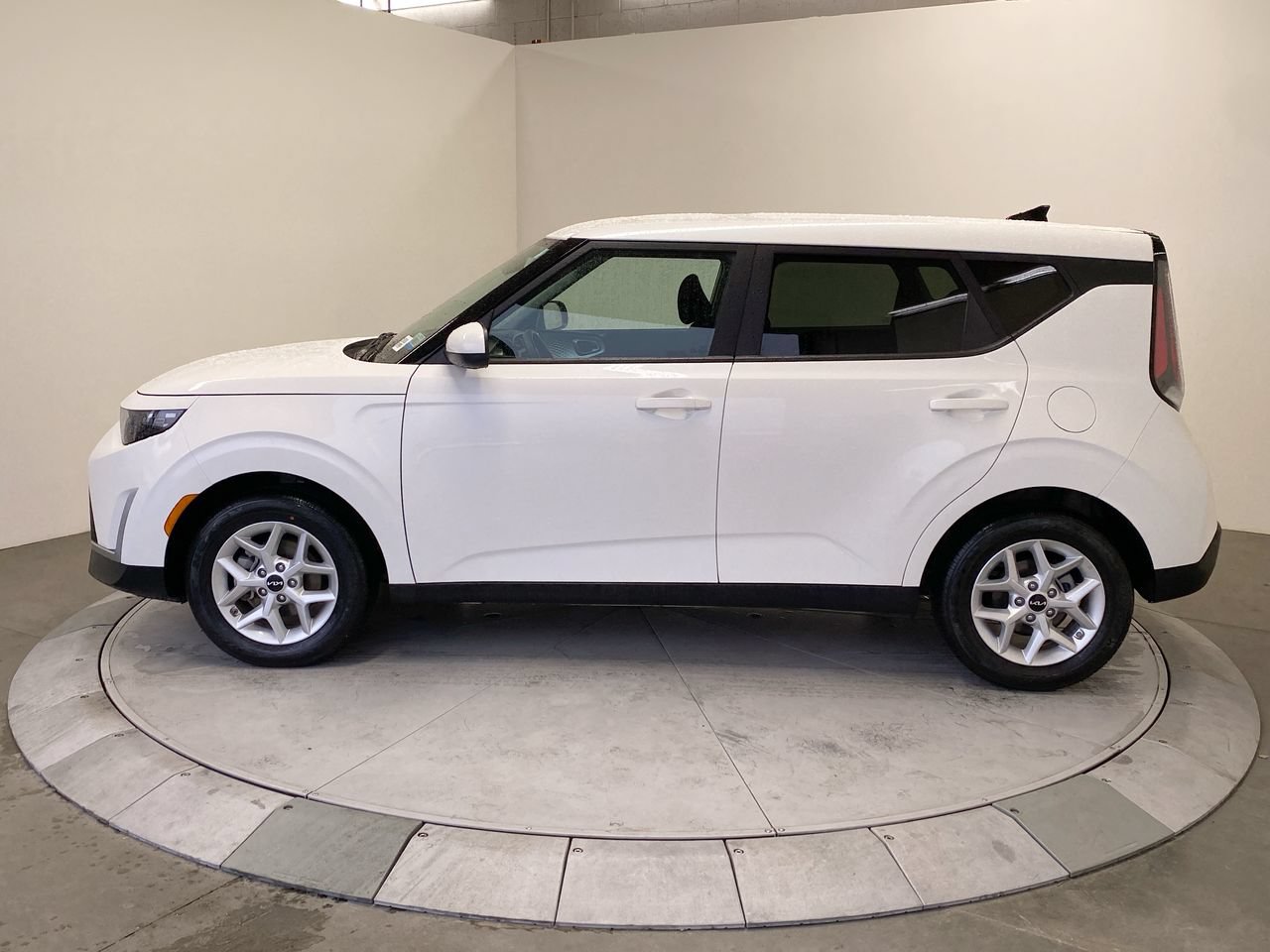 Certified 2025 Kia Soul LX LX FWD