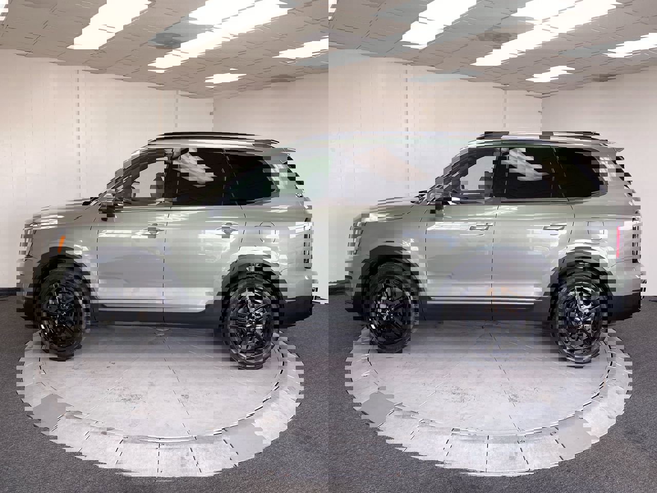 2023 Kia Telluride EX X-Line photo 2