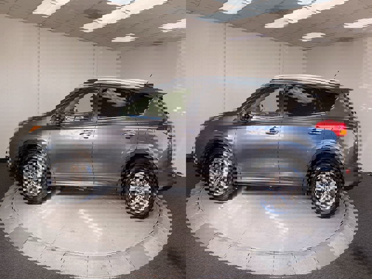 2015 Toyota RAV4 XLE photo 2