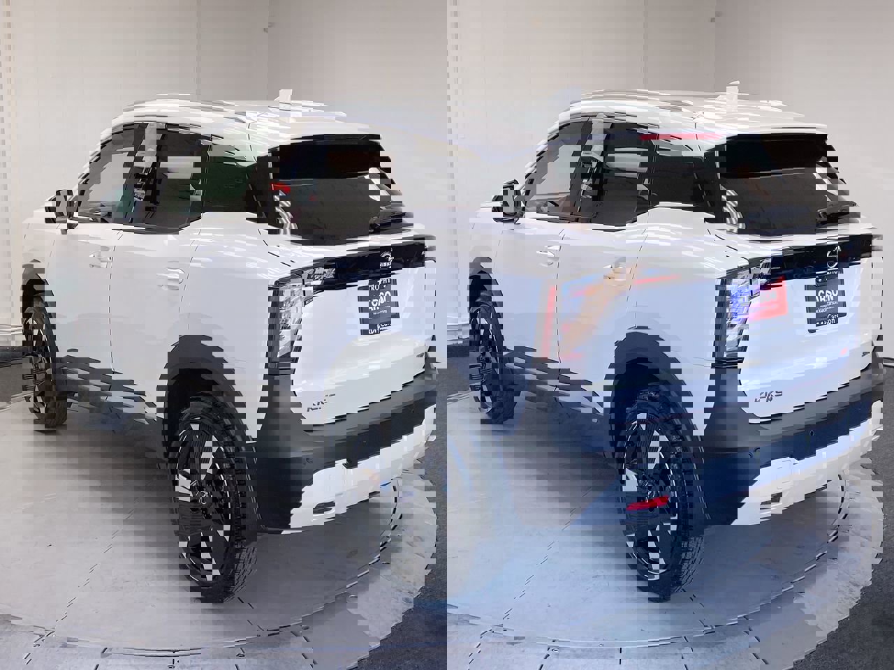2025 Nissan Kicks SR photo 3