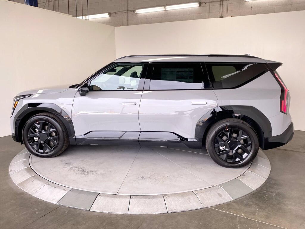 New 2026 Kia EV9 Land SUV