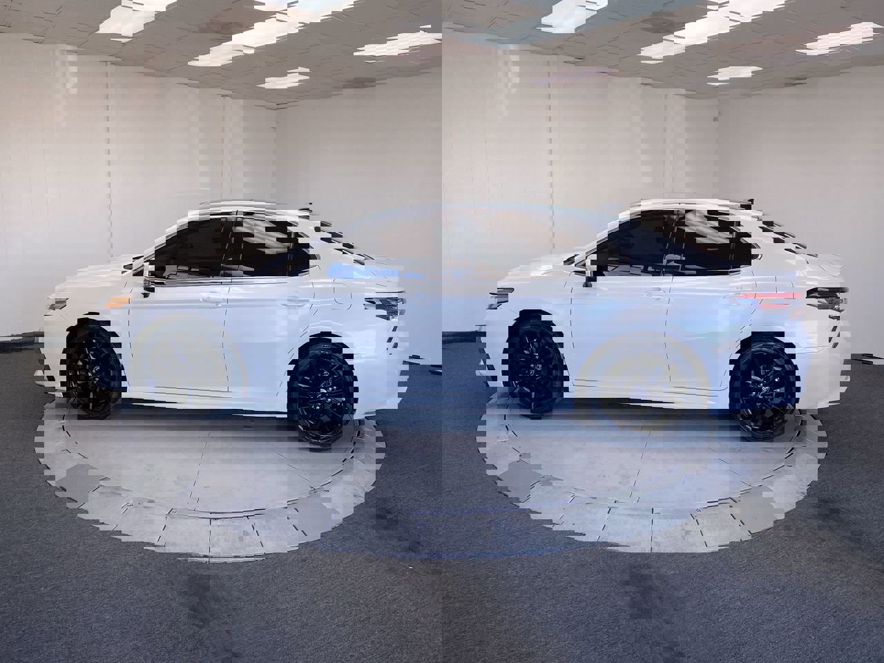 2021 Toyota Camry XSE photo 2