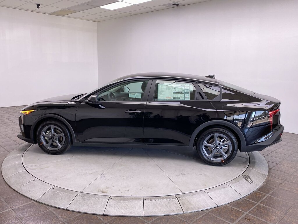New 2025 Kia K4 Sedan