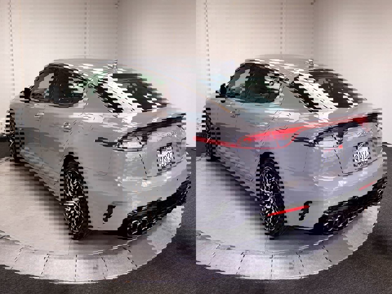 2022 Kia Stinger GT-Line photo 3