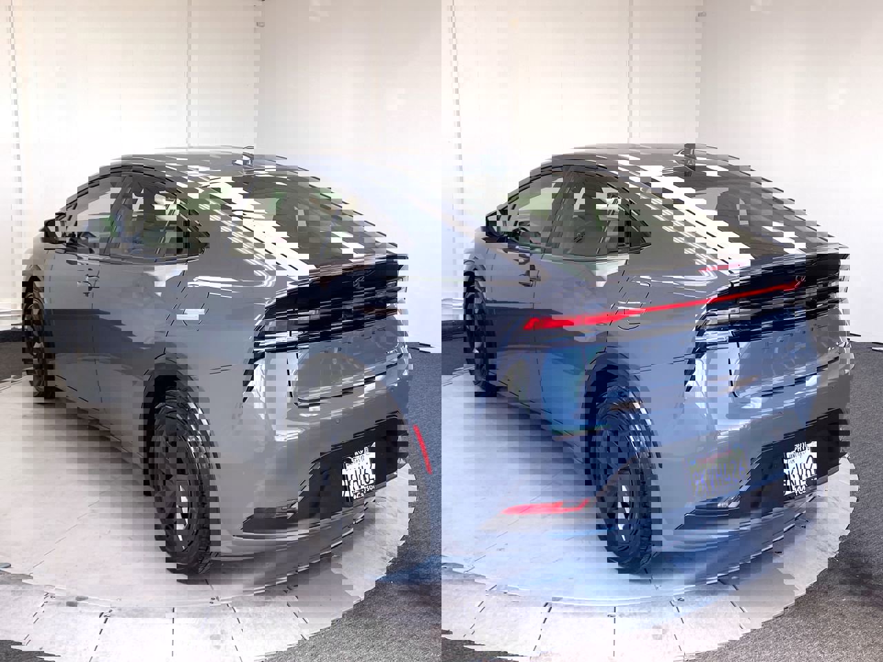 2024 Toyota Prius LE photo 3