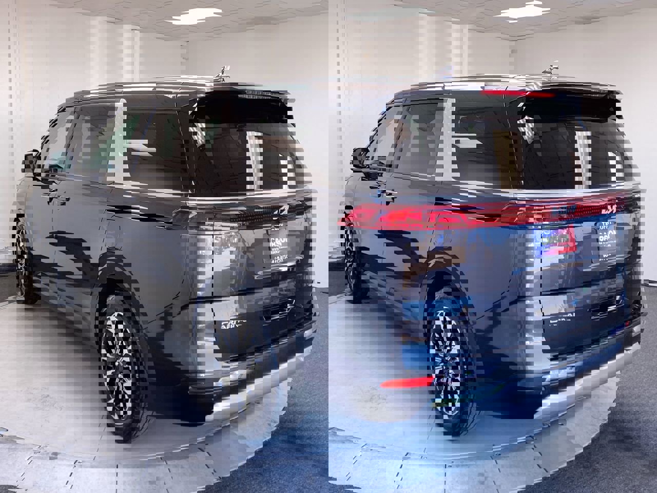 2024 Kia Carnival EX photo 2