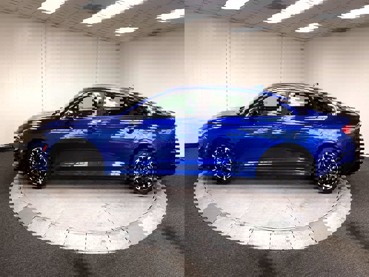 2024 Kia K5 GT-Line photo 2