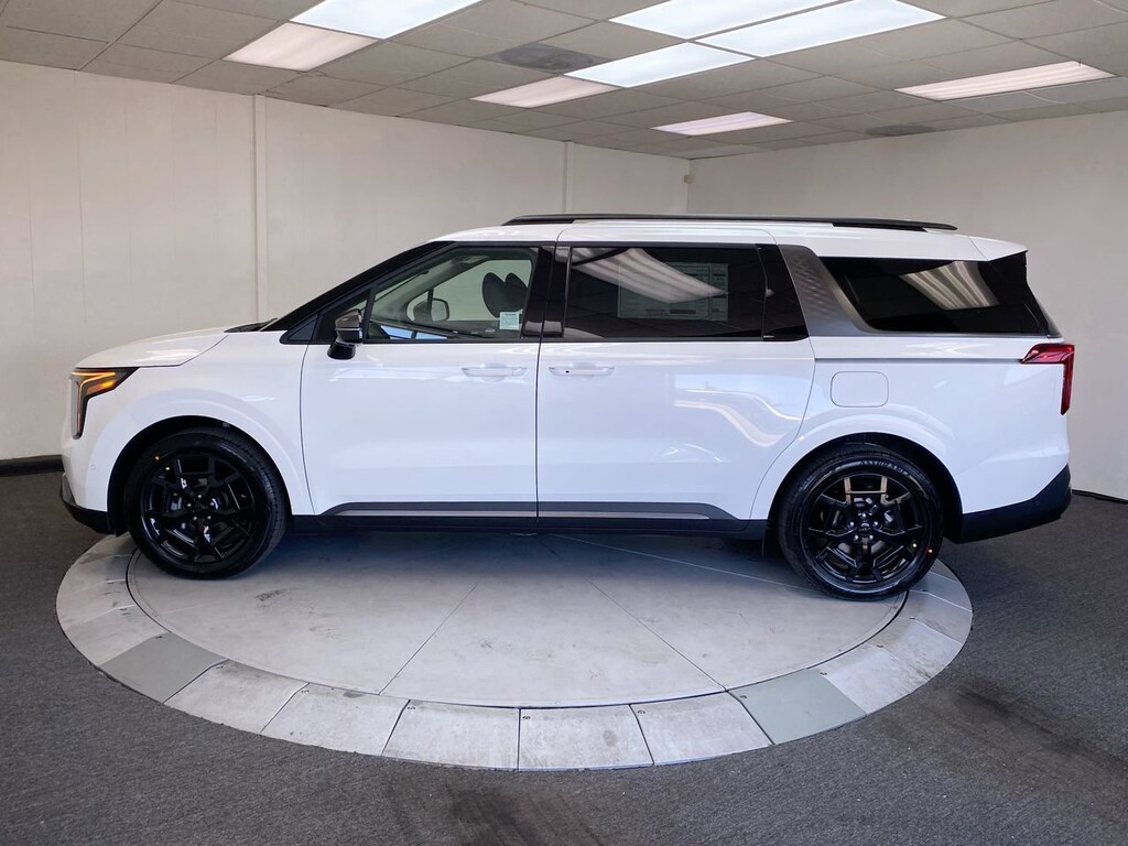 New 2026 Kia Carnival Hybrid SX Van Passenger Van