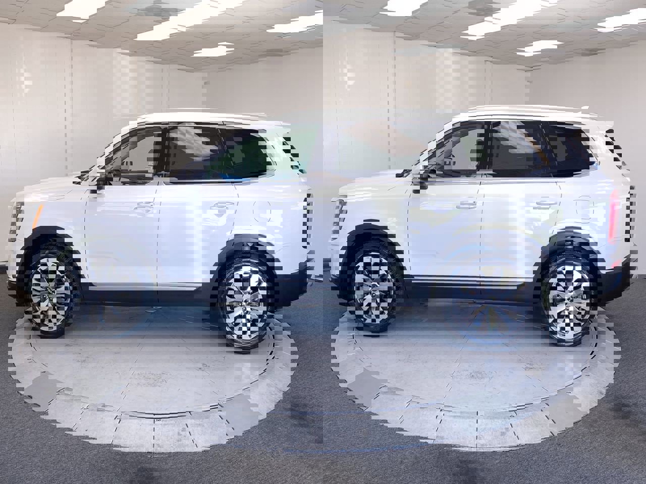 2022 Kia Telluride S photo 2