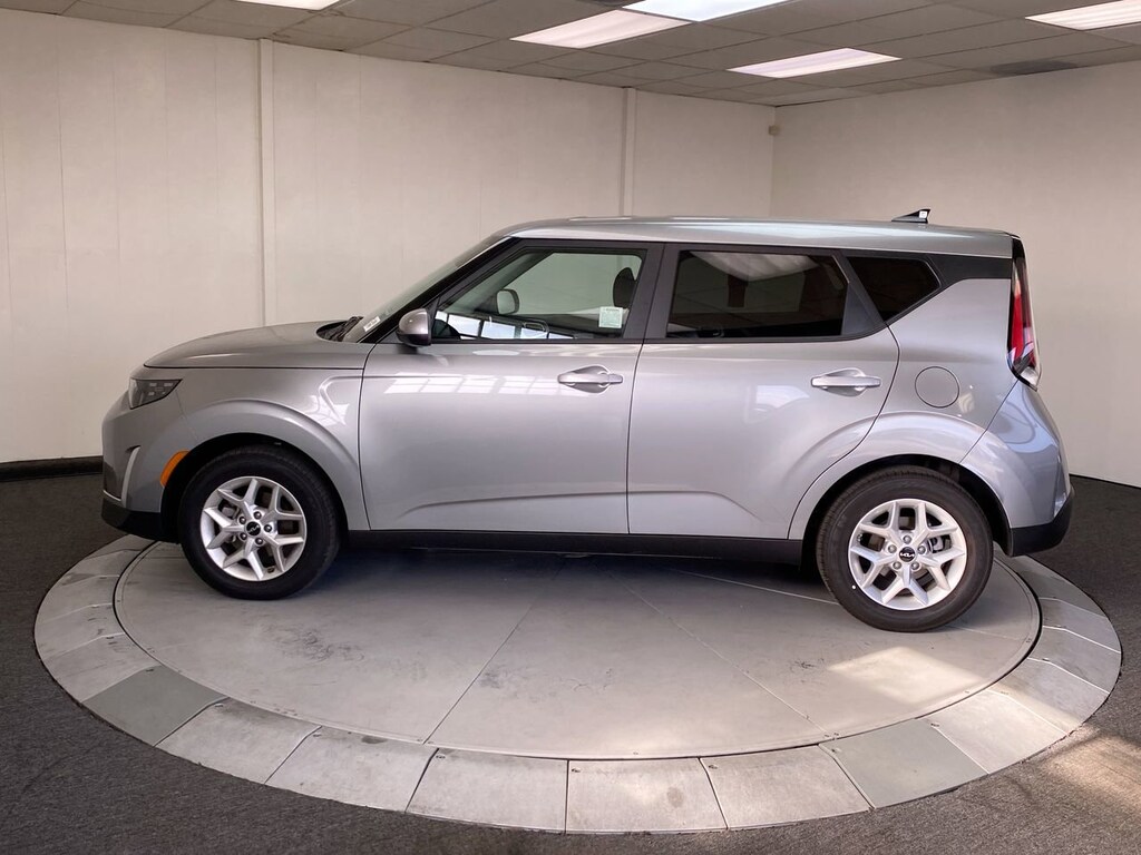Certified 2025 Kia Soul LX LX FWD