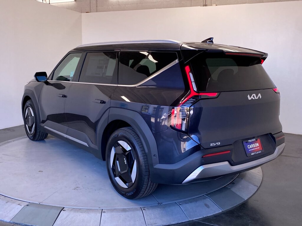 New 2026 Kia EV9 Wind SUV