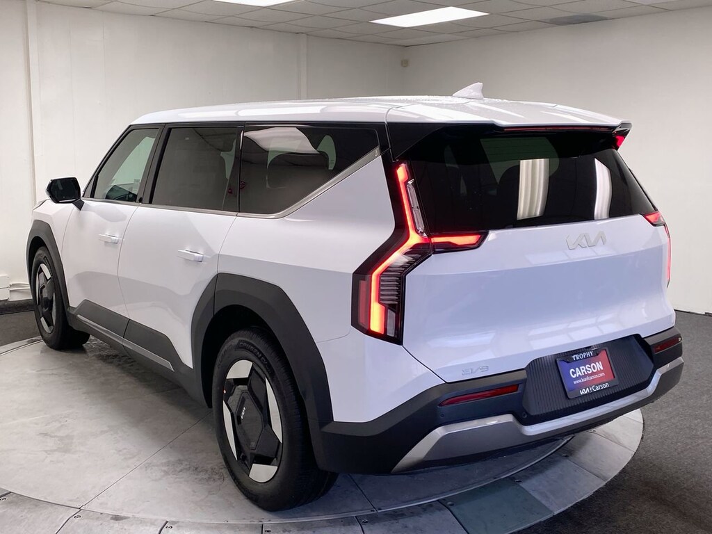 New 2026 Kia EV9 Light Long Range SUV