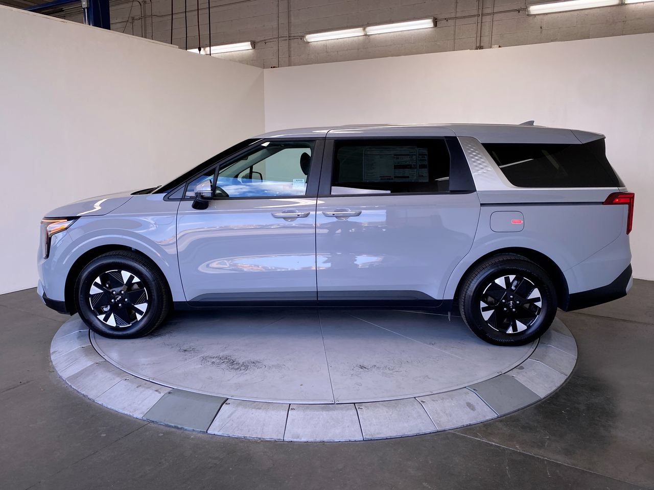 New 2027 Kia Carnival Hybrid LXS Van Passenger Van