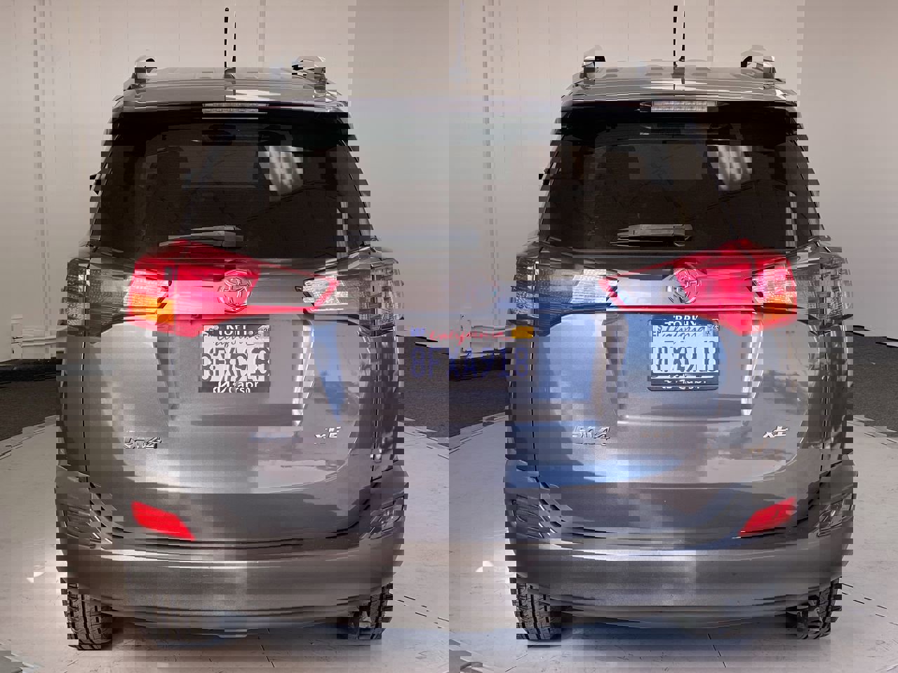 2015 Toyota RAV4 XLE photo 4