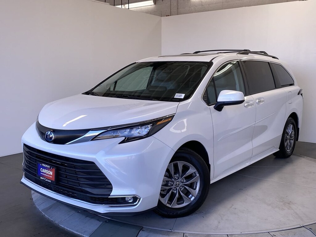 Used 2024 Toyota Sienna XLE XLE AWD 7-Passenger