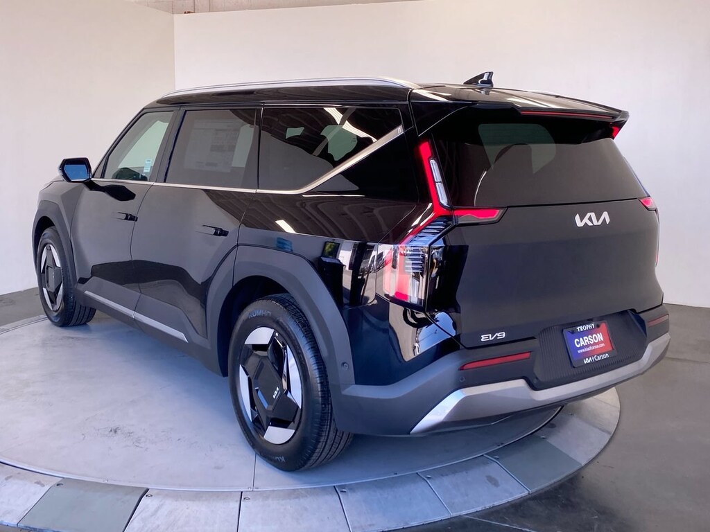 New 2026 Kia EV9 Wind SUV