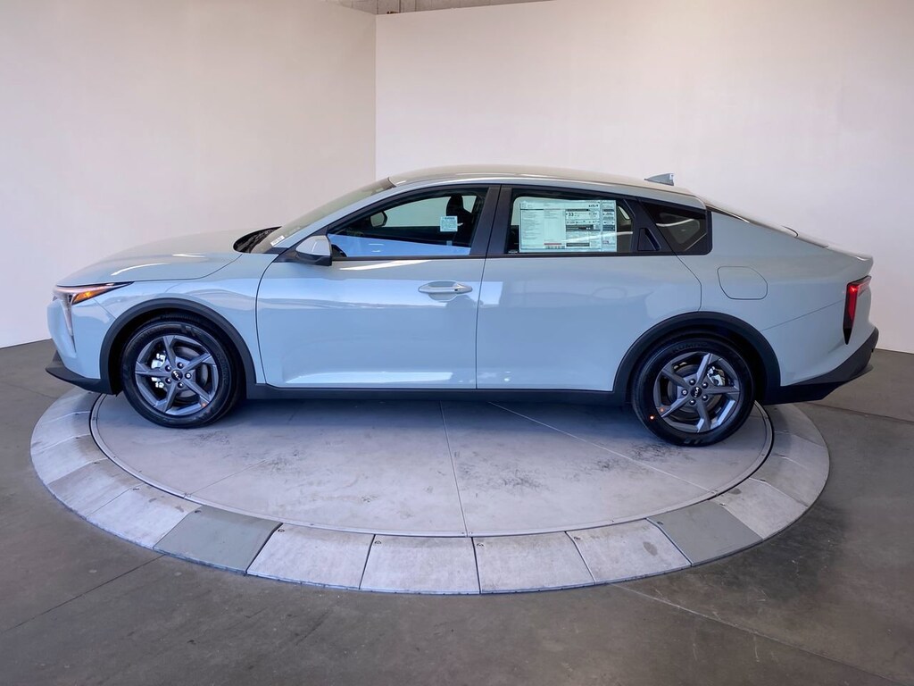 New 2026 Kia K4 LXS Sedan