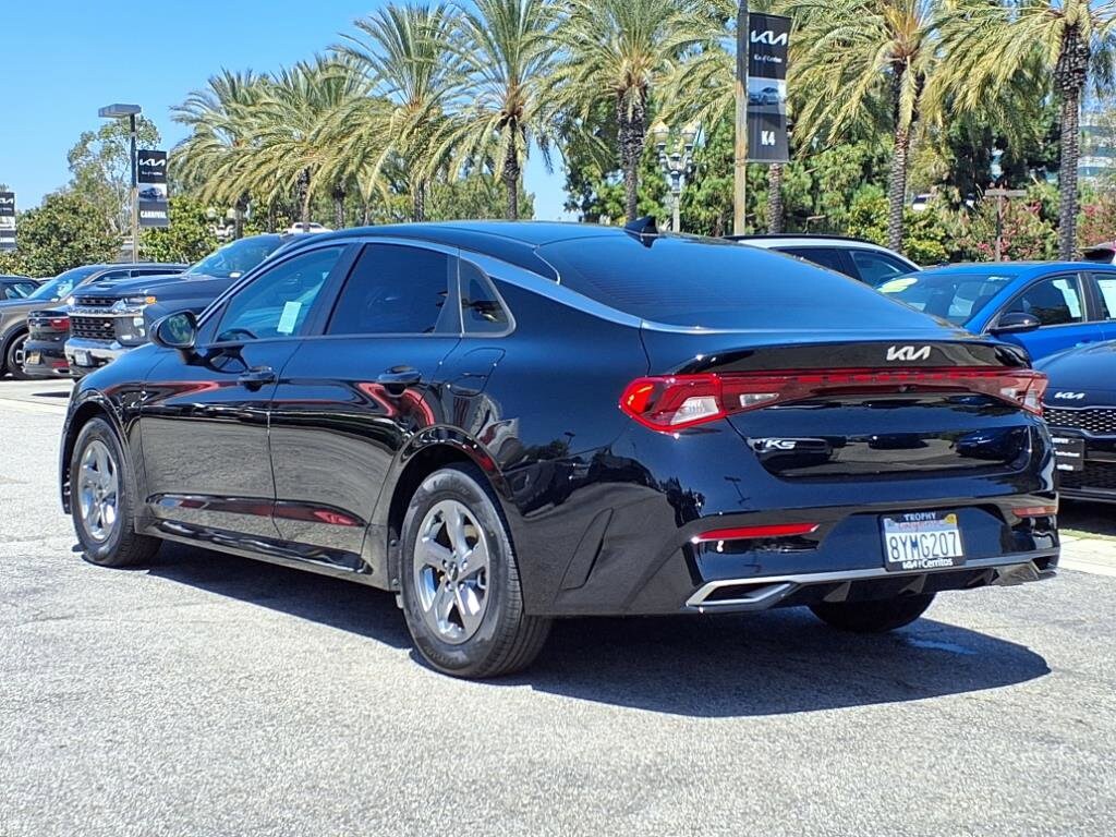 2022 Kia K5 LXS photo 2
