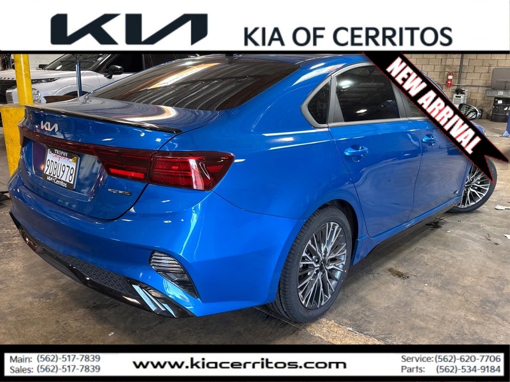 2023 Kia Forte GT-Line photo 3