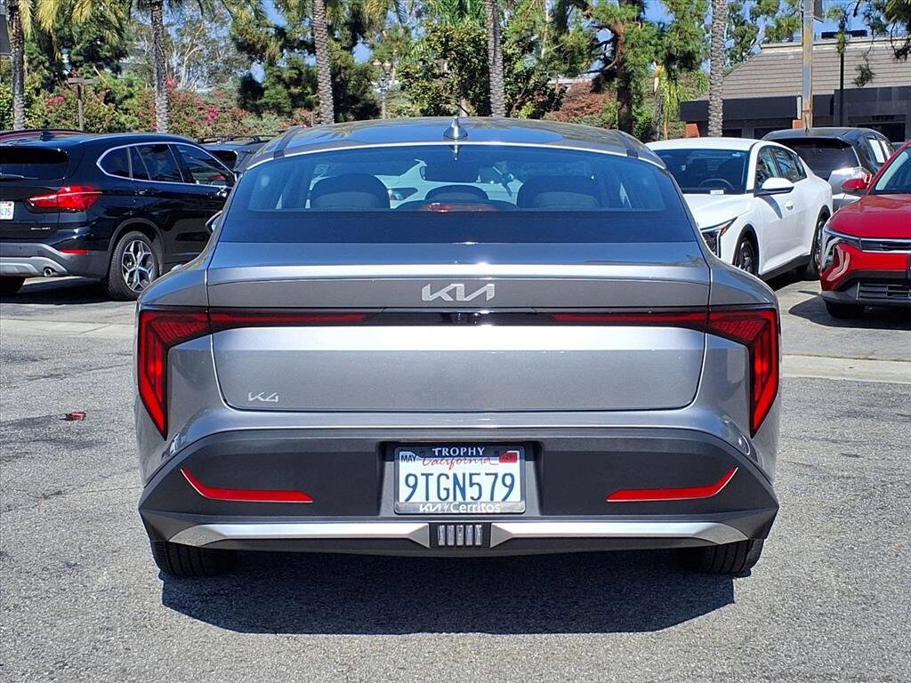 2025 Kia K4 LXS photo 3