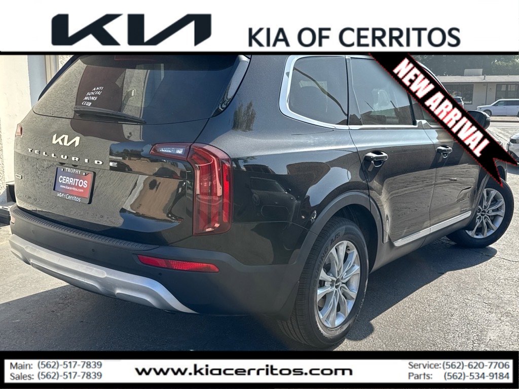 2022 Kia Telluride LX photo 3