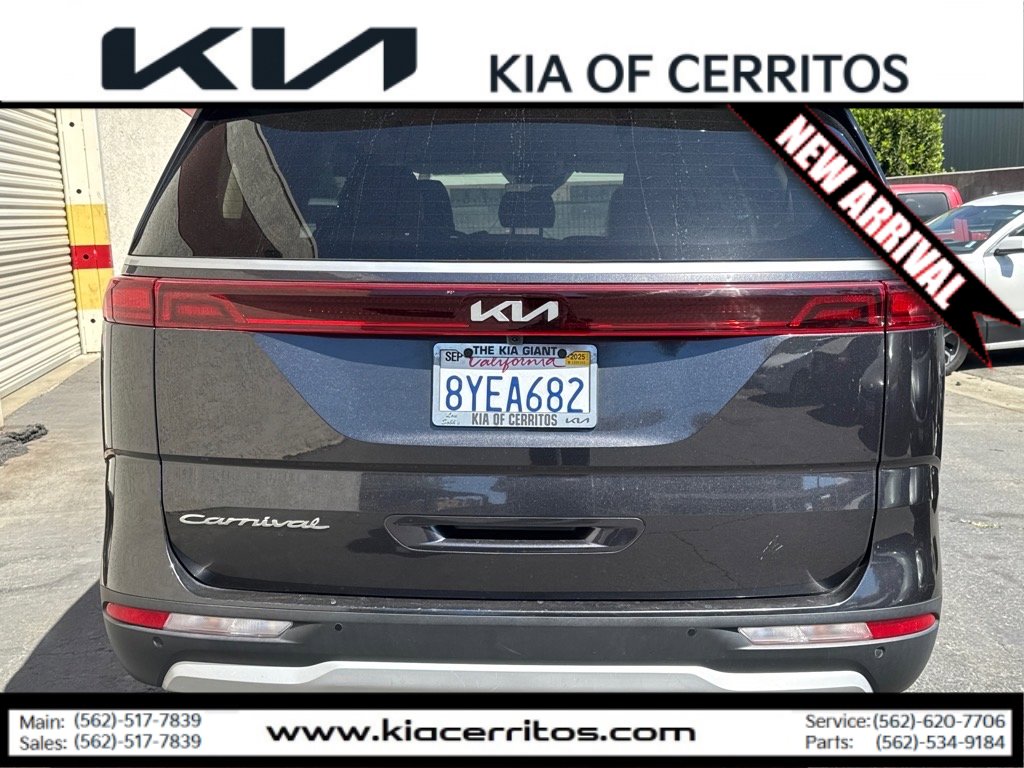 2022 Kia Carnival LXS photo 4