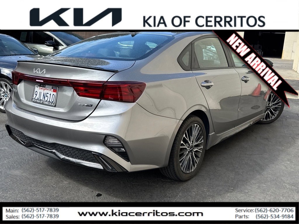 2022 Kia Forte GT-Line photo 3