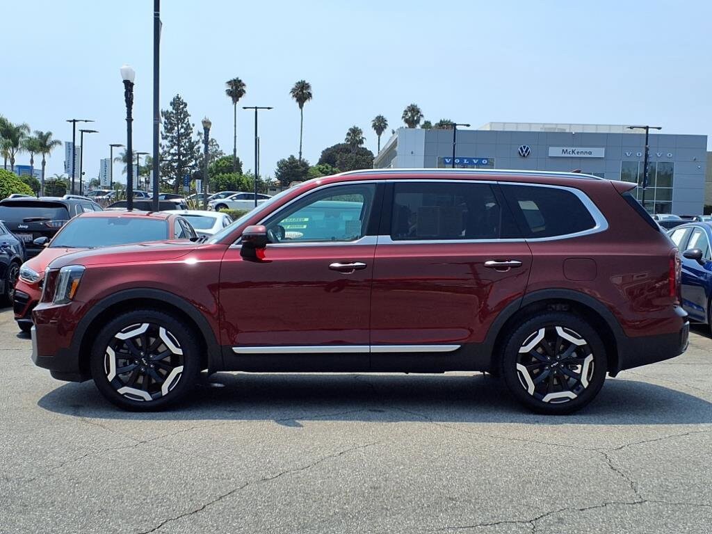 2023 Kia Telluride S photo 2