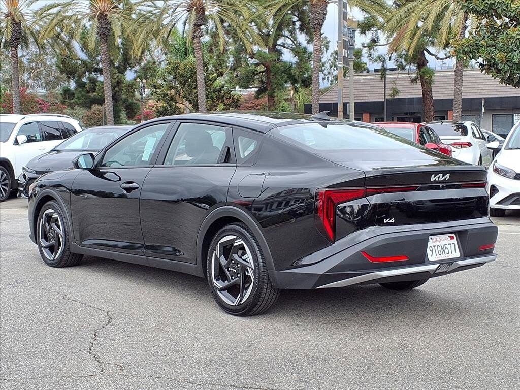 2025 Kia K4 EX photo 3