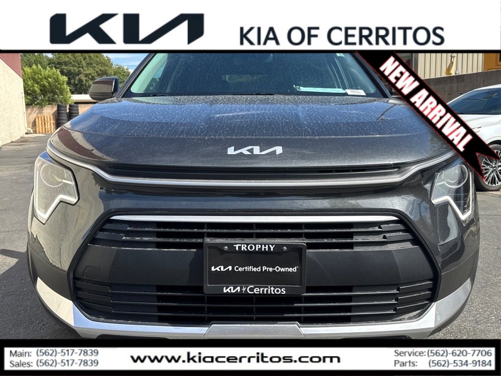 2025 Kia Niro LX photo 2