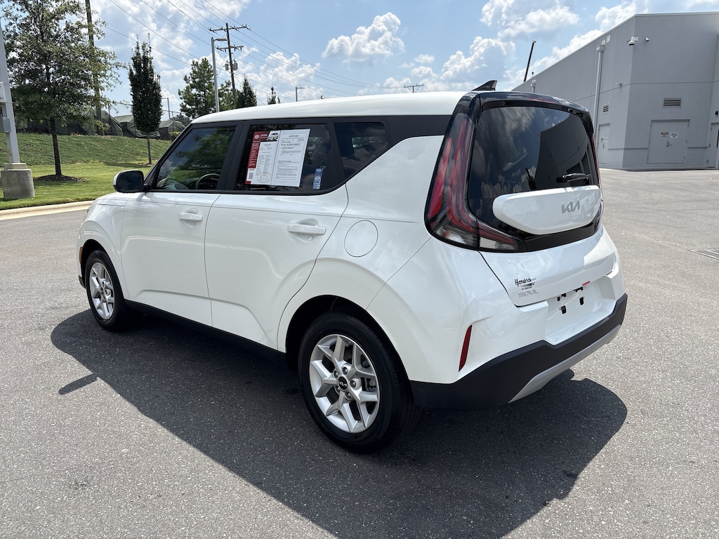 Used 2025 Kia Soul LX Hatchback