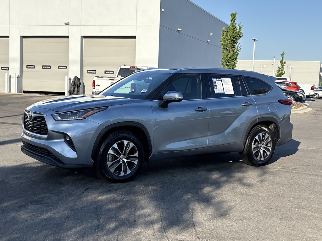 Used 2021 Toyota Highlander XLE SUV