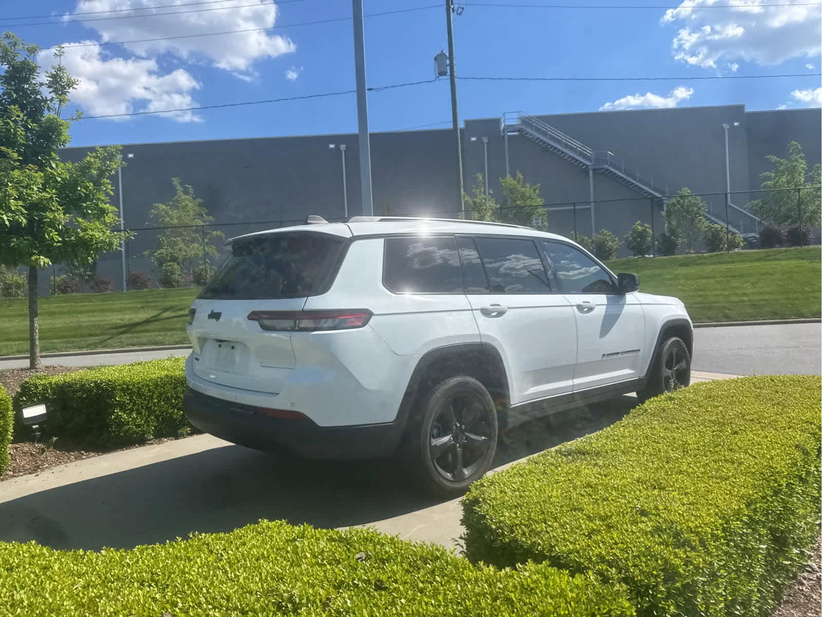 2023 Jeep Grand Cherokee L Altitude photo 6