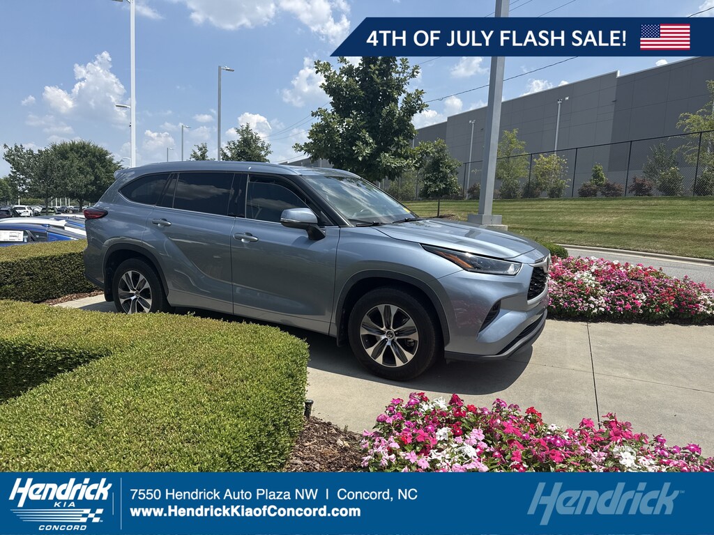 Used 2021 Toyota Highlander XLE SUV