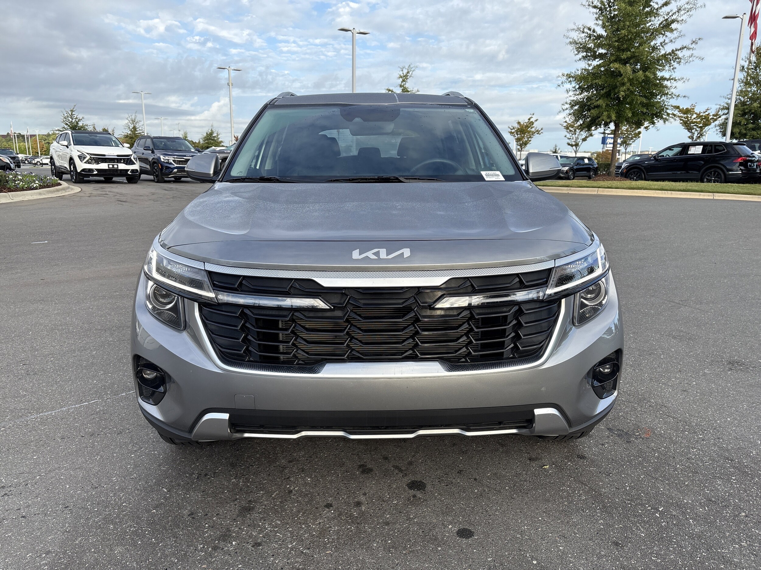 2025 Kia Seltos EX photo 2