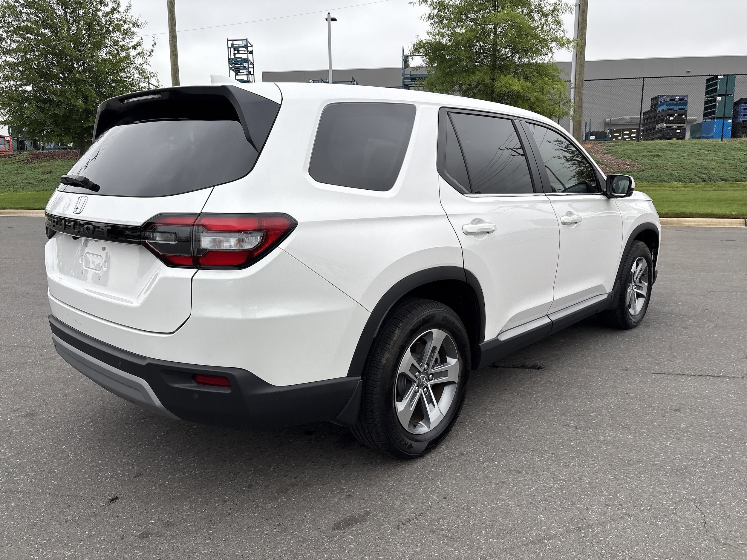 2024 Honda Pilot EX-L 8 Passenger photo 6