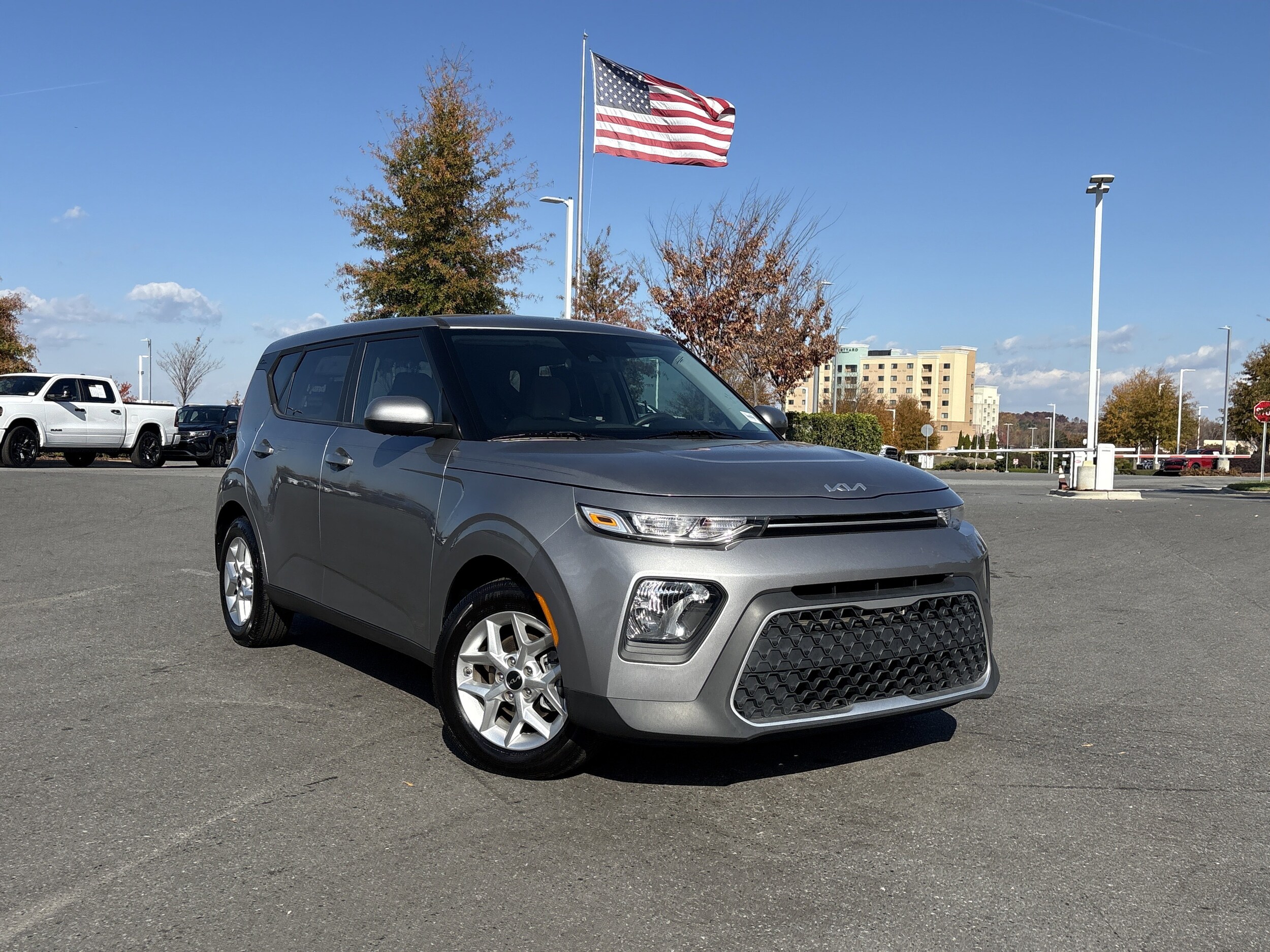 2022 Kia Soul LX S X-Line photo 2