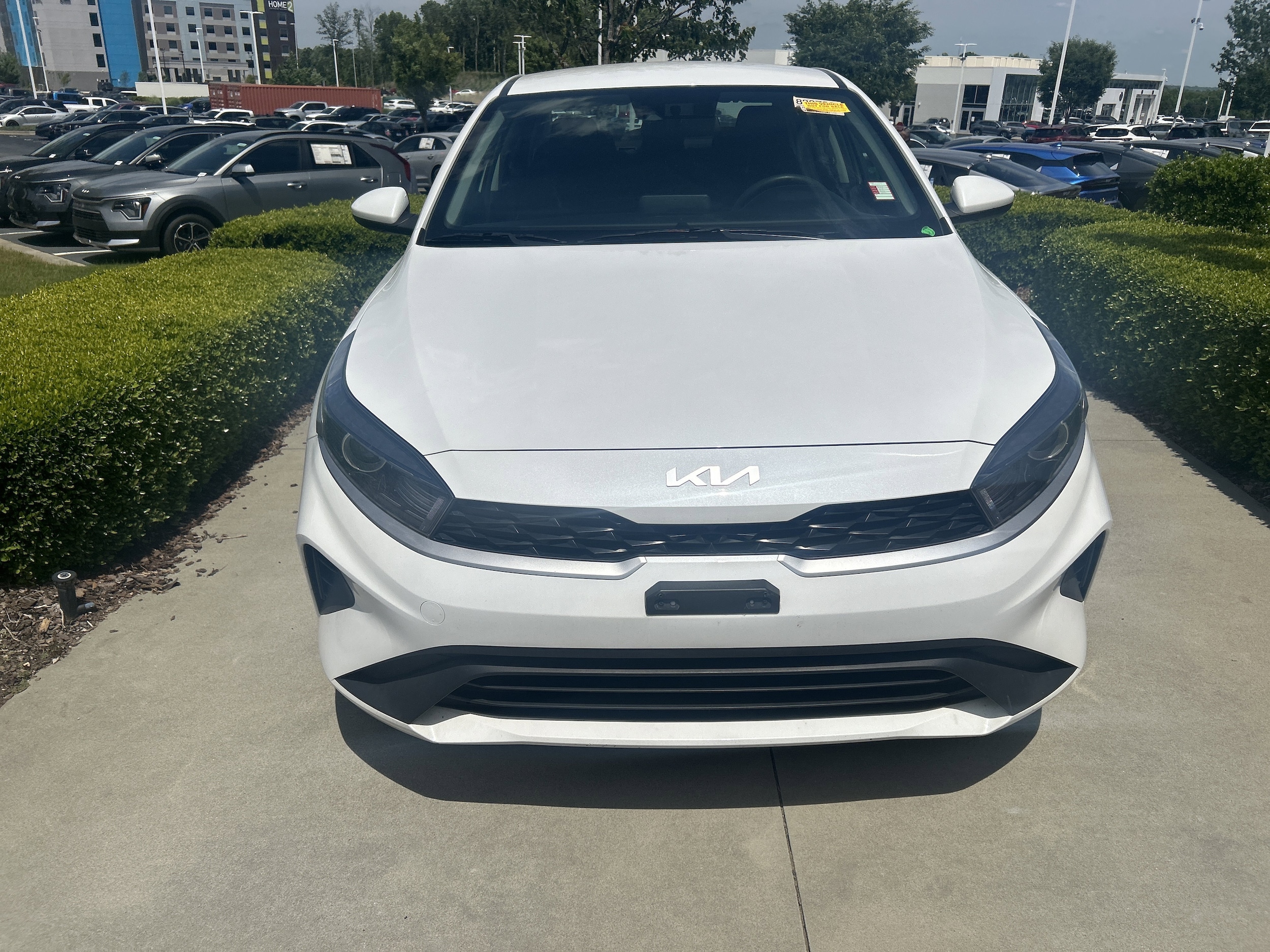 2023 Kia Forte LXS photo 3