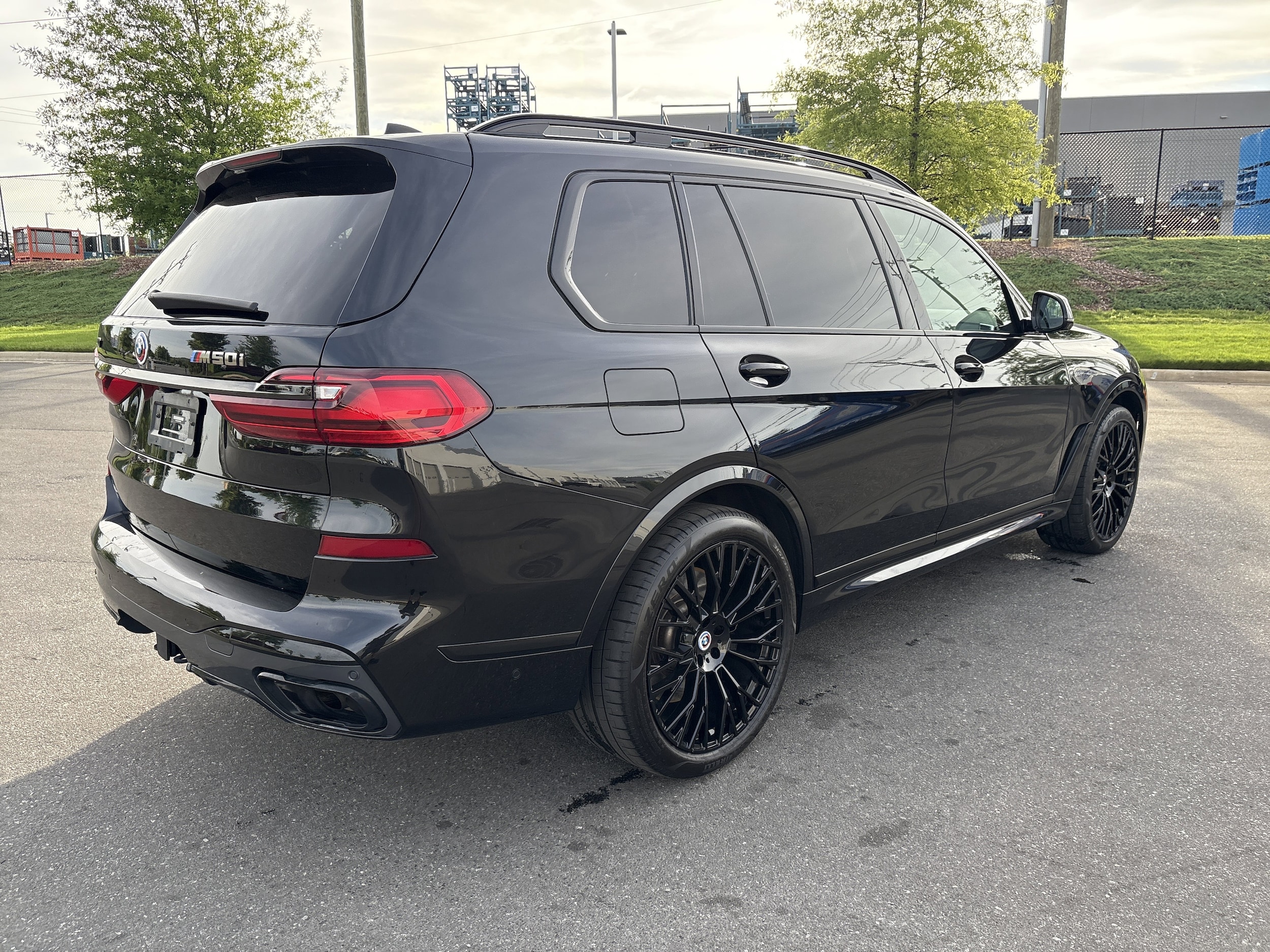 2022 BMW X7 M50i photo 3