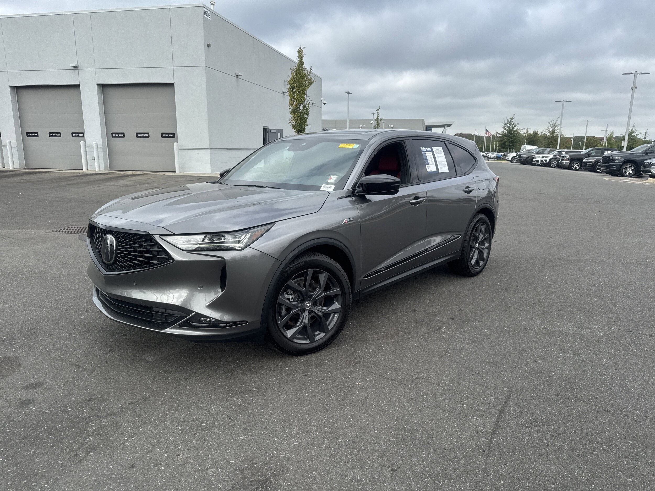 2023 Acura MDX SH-AWD A-Spec photo 3