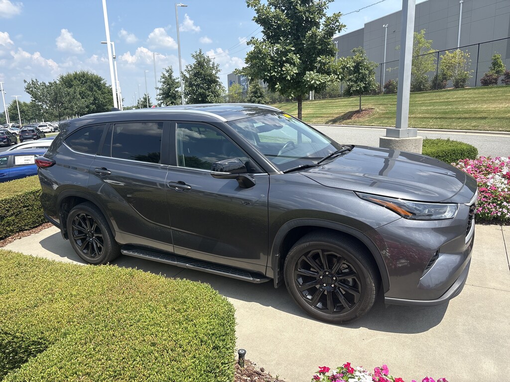 Used 2023 Toyota Highlander XLE SUV