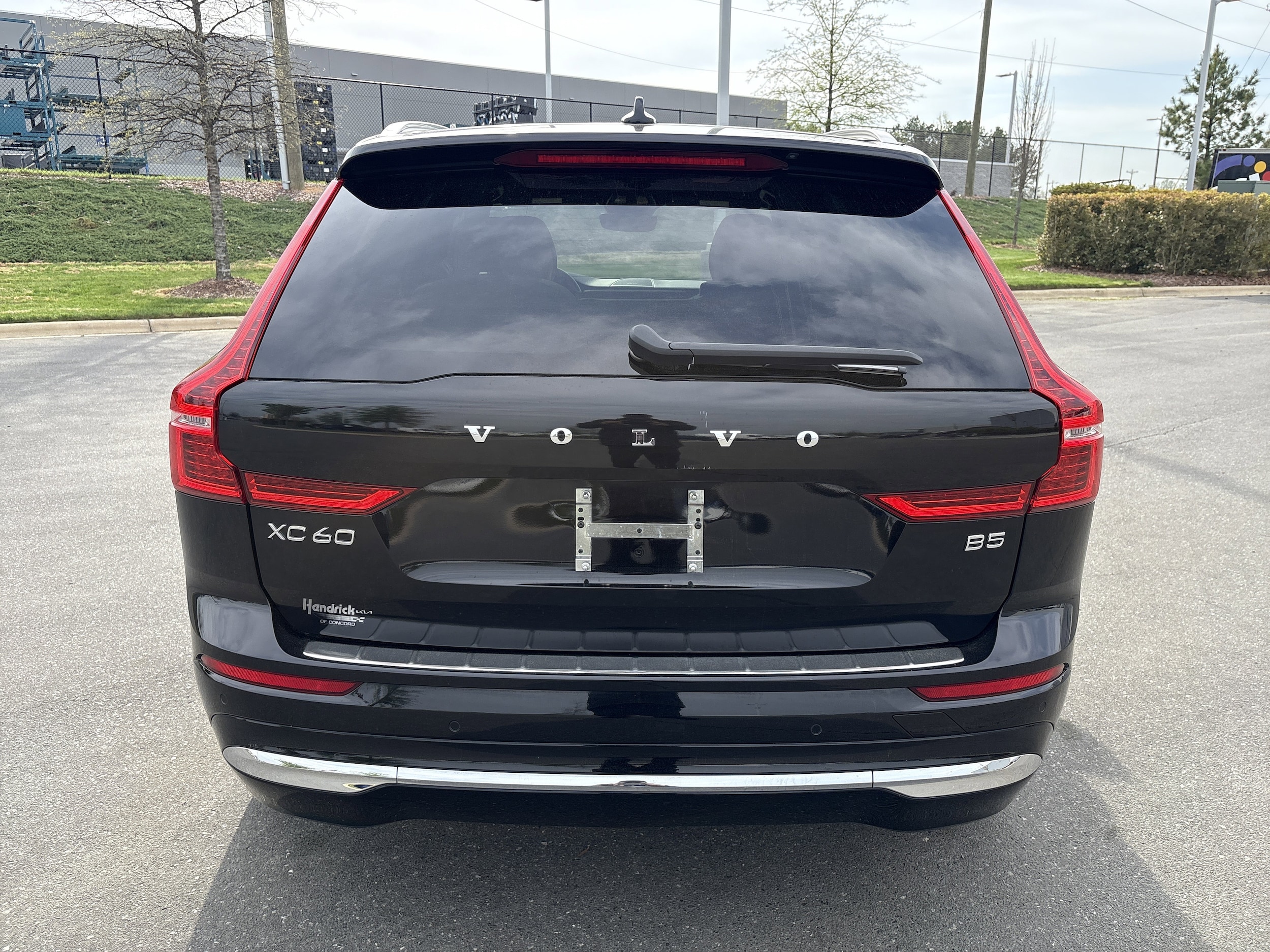 2022 Volvo XC60 Inscription photo 3