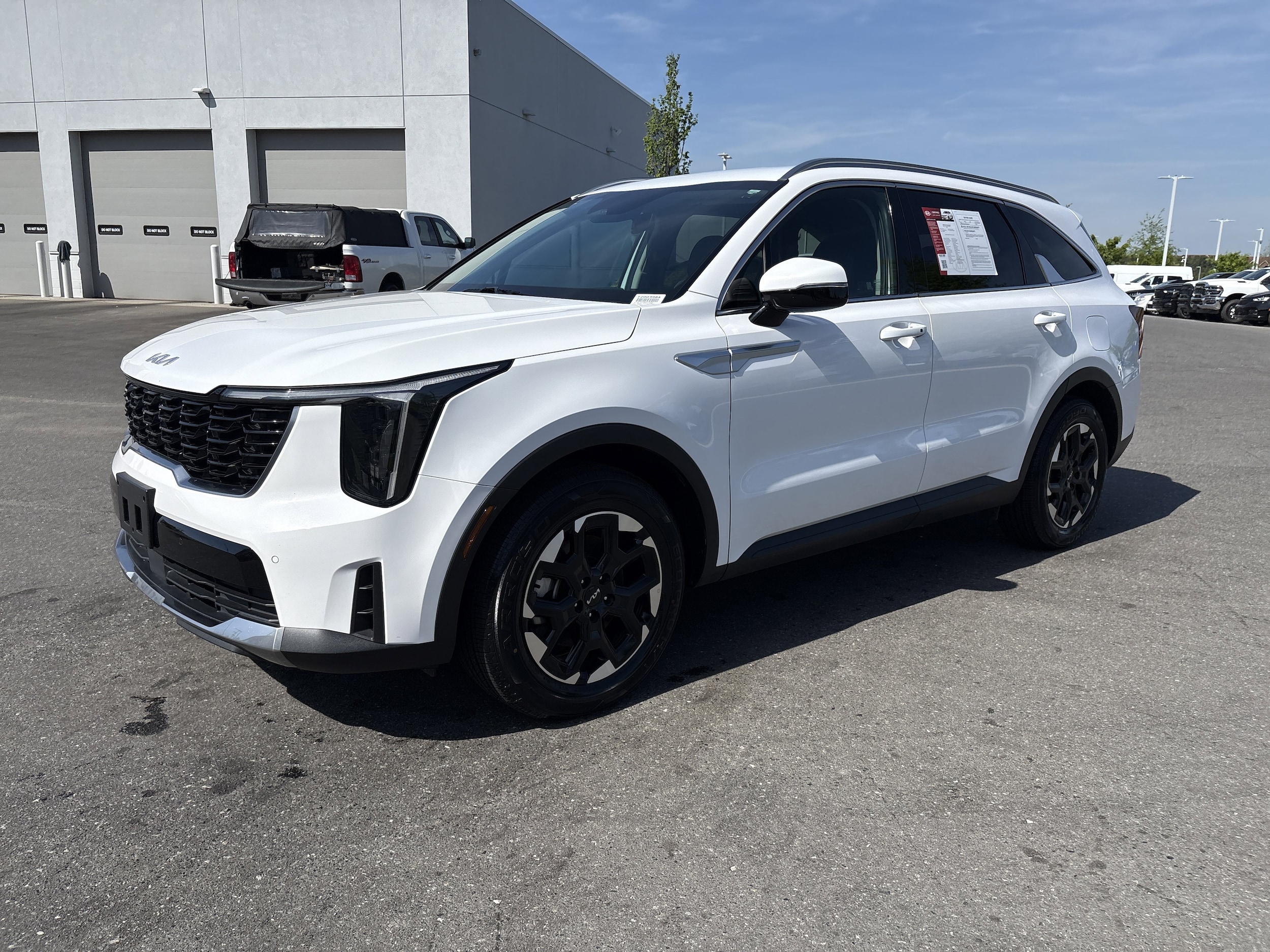 2024 Kia Sorento S photo 5