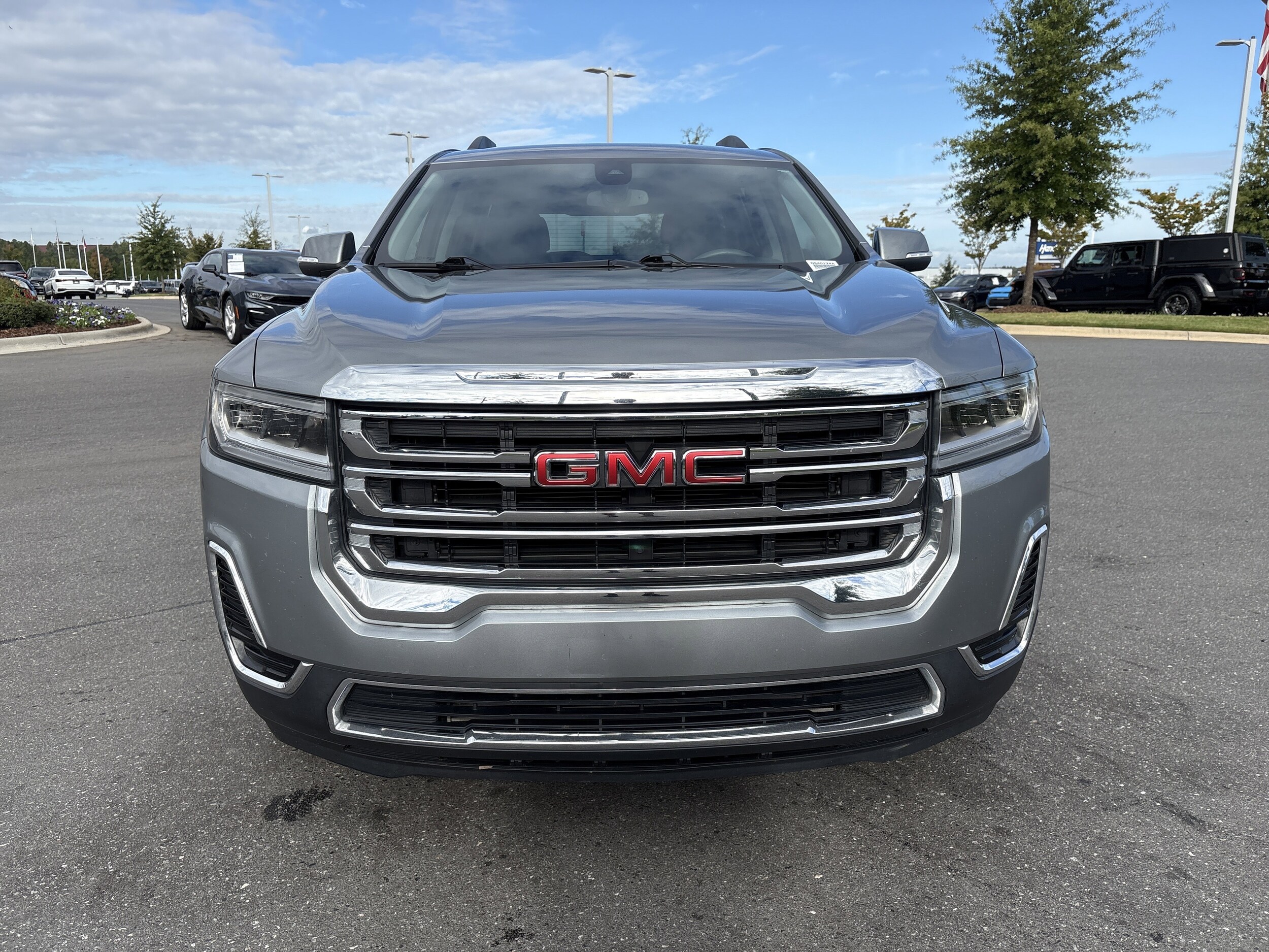 2023 Gmc Acadia SLE photo 2