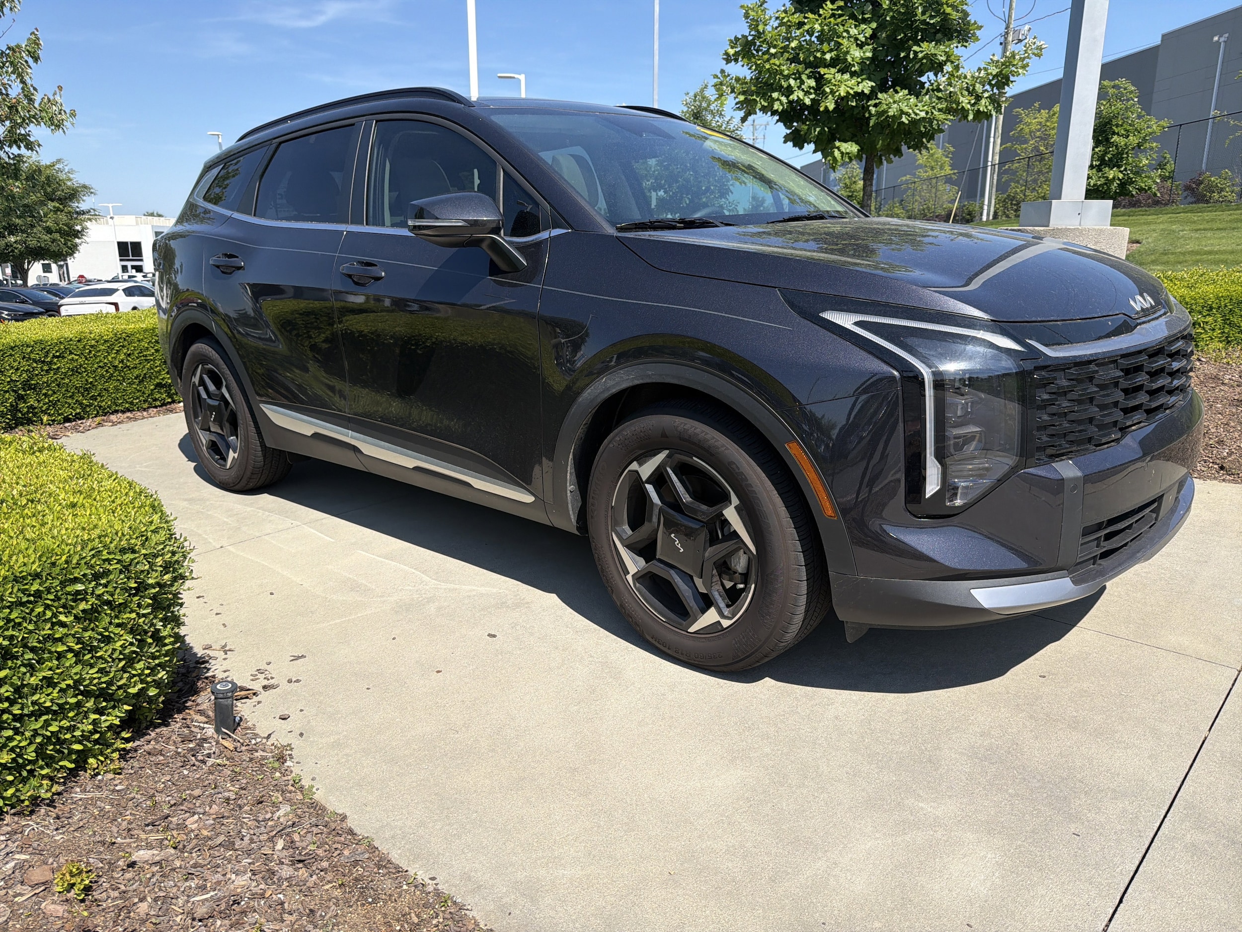 2026 Kia Sportage EX photo 2