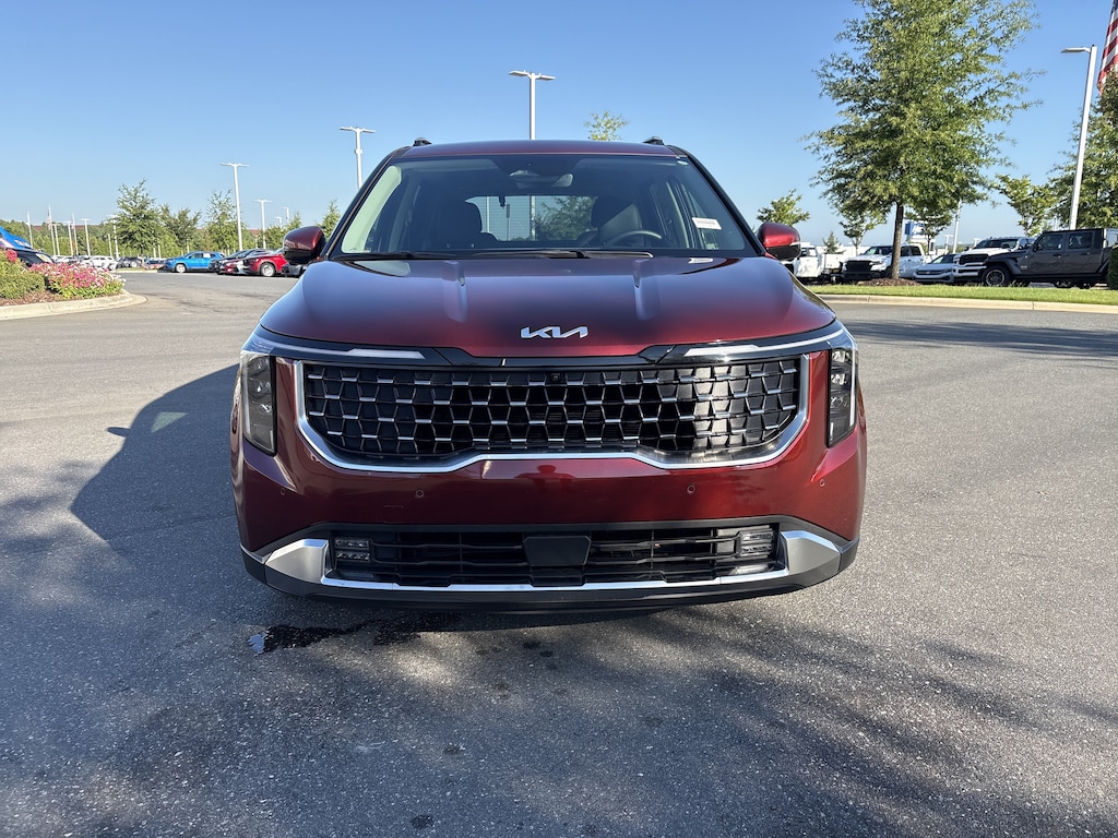 Certified 2025 Kia Carnival SX Minivan