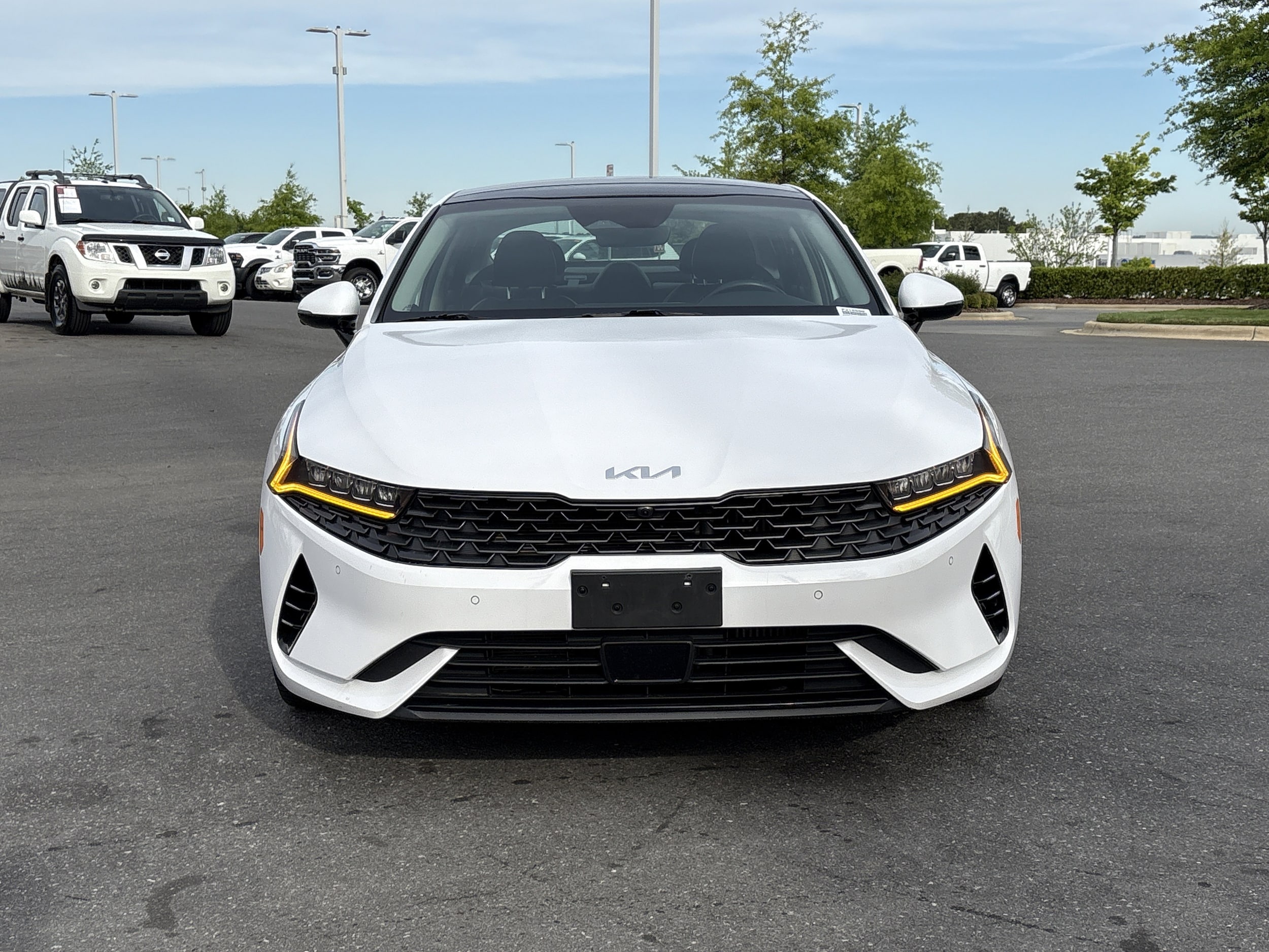 2022 Kia K5 EX photo 2