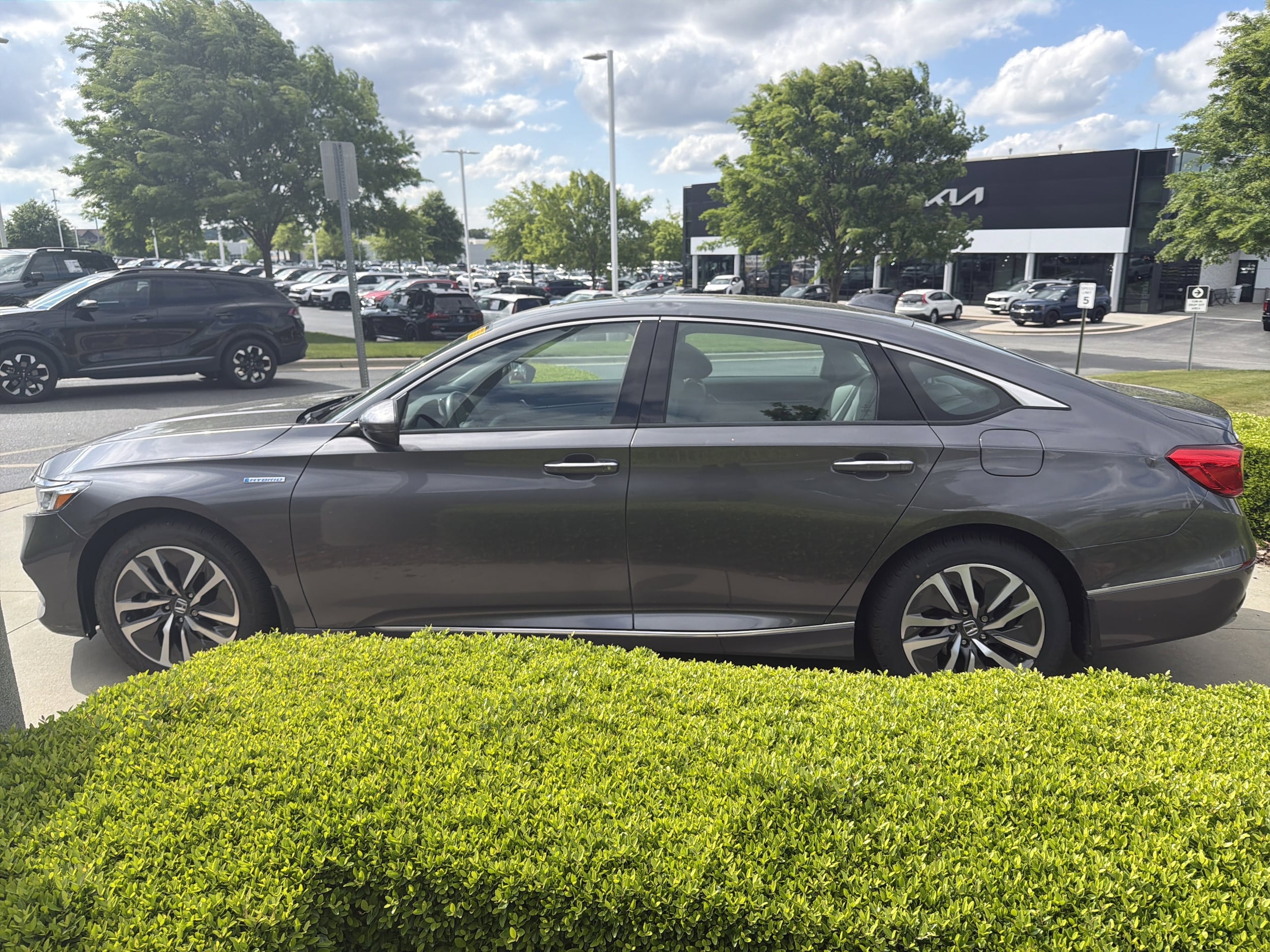 2018 Honda Accord Hybrid Touring photo 5